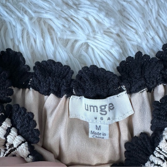 Umgee Off the Shoulder Dress Size Medium - Picture 6 of 9